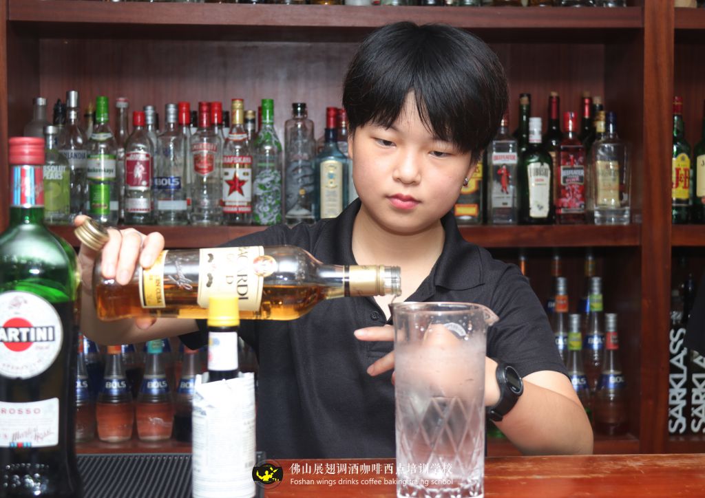 女生學調酒怎么樣？好嗎？