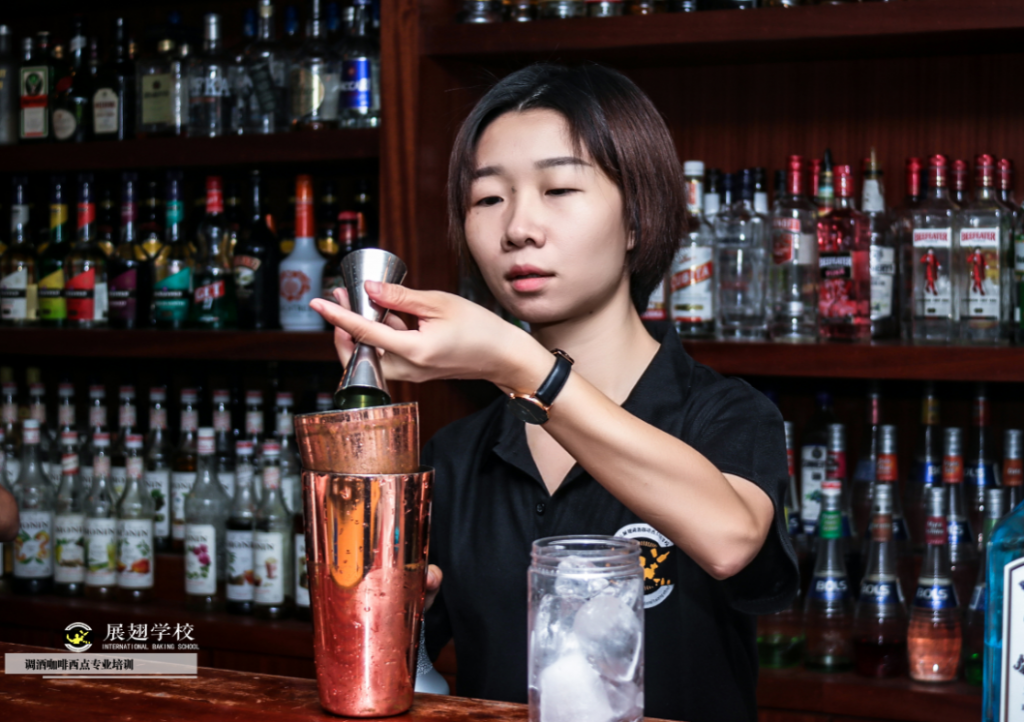 調酒師培訓學校多少錢學費？